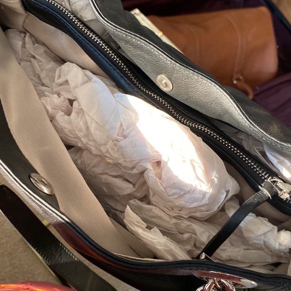 Valentino Handbag - Picture 5 of 9